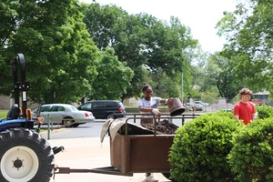 Student participates in Doc Good Day